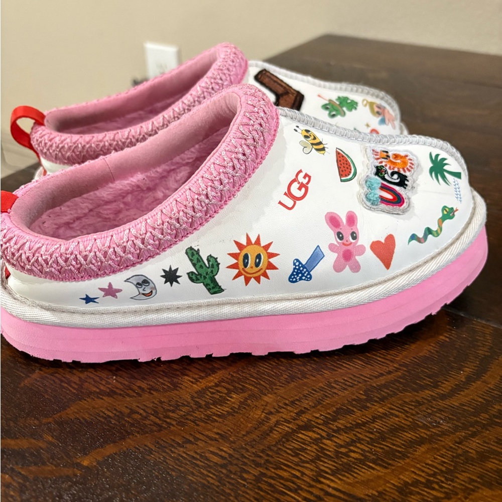 UGG Kids White & Pink Sticker-Graphic Slip-On Clog